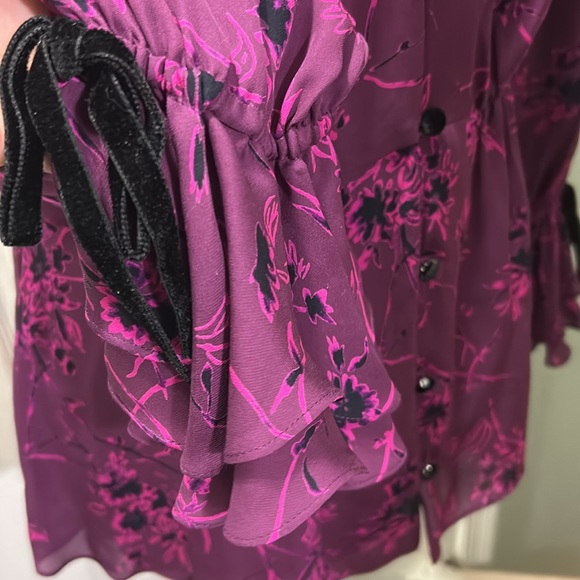 CINQ A SEPT FLORAL PRINT TIE-NECK TOP - Picture 6 of 9